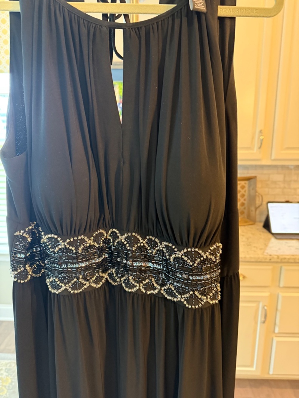 Women’s gown - Picture 2 of 4